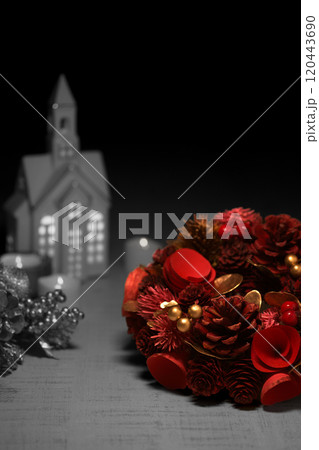 クリスマスイメージ（リース） 120443690