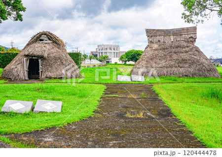 縄文時代と弥生時代の前後関係を初めて明らかにした橋牟礼川遺跡(鹿児島県指宿市) 縄文時代と弥生時代の前後関係を初めて明らかにした橋牟礼川遺跡(鹿児島県指宿市) 120444478