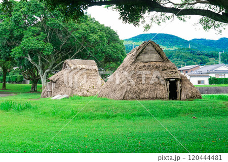 縄文時代と弥生時代の前後関係を初めて明らかにした橋牟礼川遺跡(鹿児島県指宿市) 縄文時代と弥生時代の前後関係を初めて明らかにした橋牟礼川遺跡(鹿児島県指宿市) 120444481