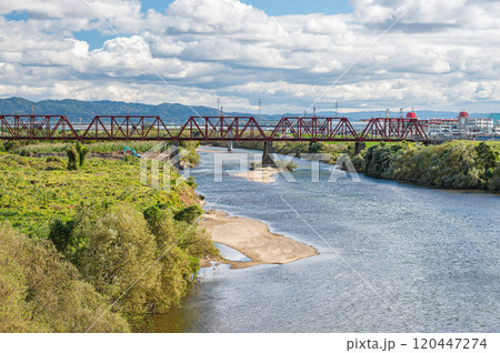 京都府八幡市を流れる木津川 京都府八幡市を流れる木津川 120447274