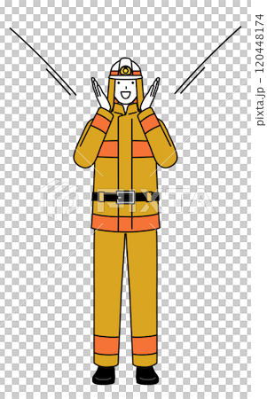 一名身穿消防服的消防員用手摀住嘴，向民眾呼喊。 120448174