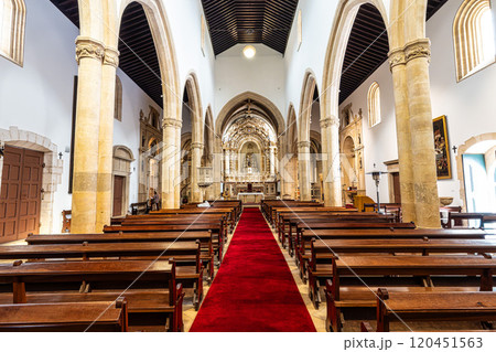 Tomar, Portugal - Mar 12, 2024: Interior of the Igreja de Sao Joao Baptista church in Tomar, Portugal Tomar, Portugal - Mar 12, 2024: Interior of the Igreja de Sao Joao Baptista church in Tomar, Portugal 120451563