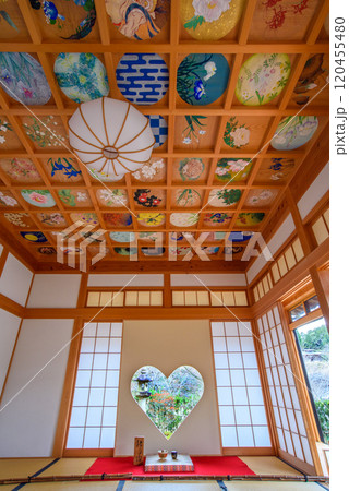 正寿院 客殿(則天の間) 猪目窓と天井画 正寿院 客殿(則天の間) 猪目窓と天井画 120455480