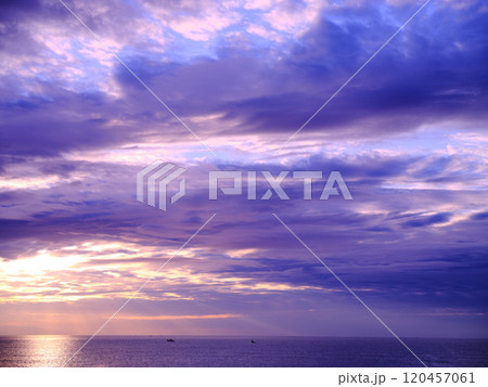 朝焼け 120457061