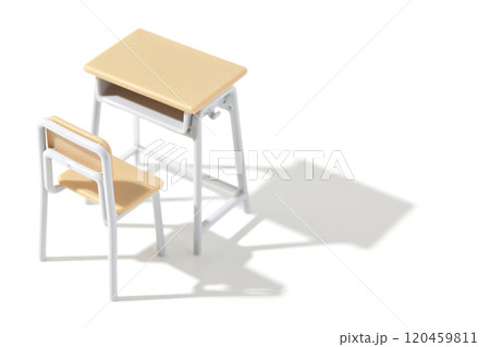 机と椅子を白背景で撮影 120459811