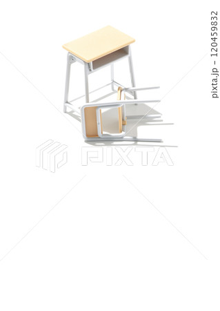 机と椅子を白背景で撮影 120459832