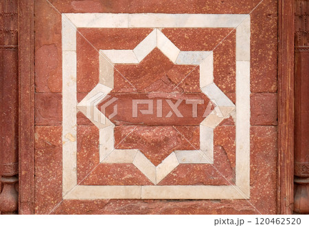 Architecture detail inside the Humayun's Tomb, built by Hamida Banu Begun in 1565-72, Delhi, India Architecture detail inside the Humayun's Tomb, built by Hamida Banu Begun in 1565-72, Delhi, India 120462520