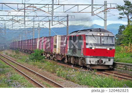 函館本線　峰延　JR貨物　DF200-107（鷲別） 120462825