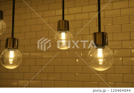 丸い間接照明 120464844