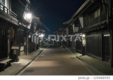 【奈良井宿の町並み (夜)】 長野県塩尻市奈良井 【奈良井宿の町並み (夜)】 長野県塩尻市奈良井 120468593