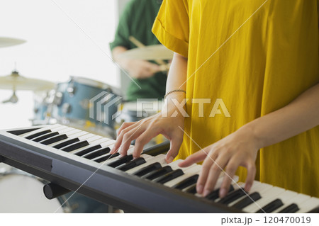 バンド　ライブ　　 120470019