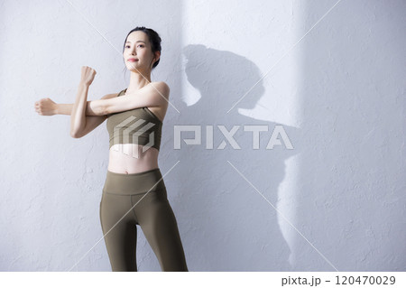 ヨガウェアの女性女性 120470029
