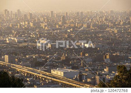 大阪　額田山展望台からの眺め　夕景 120472768
