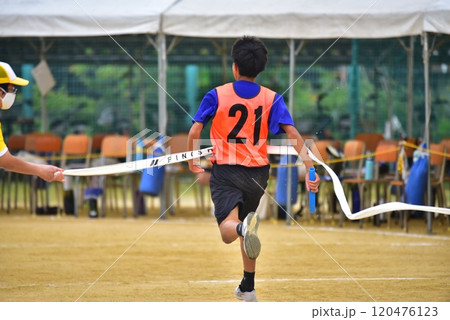 運動会リレー、中学生 120476123