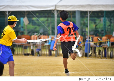 運動会リレー、中学生 120476124