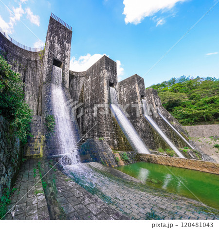 豊稔池堰堤（香川県観音寺市） 120481043