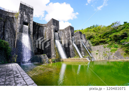豊稔池堰堤(香川県観音寺市) 豊稔池堰堤(香川県観音寺市) 120481071