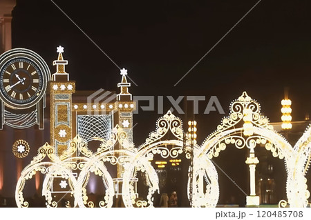 クリスマス夜景　イルミネーション 120485708