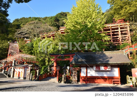 秋晴れの祐徳稲荷神社 佐賀 秋晴れの祐徳稲荷神社 佐賀 120485896