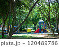 桃園市中壢区の復興公園で撮影した緑豊かな遊び場 120489786