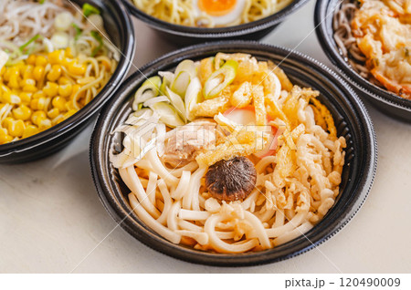 レンチンで作る味噌煮込みうどん レンチンで作る味噌煮込みうどん 120490009