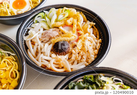 レンチンで作る味噌煮込みうどん レンチンで作る味噌煮込みうどん 120490010