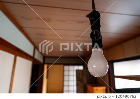 古い電球 古い電球 120490762