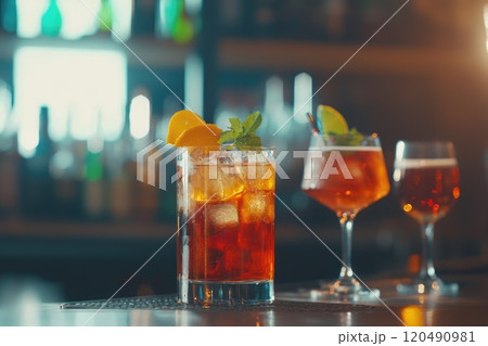 Refreshing Alcoholic Cocktails for Summer Gatherings Refreshing Alcoholic Cocktails for Summer Gatherings 120490981
