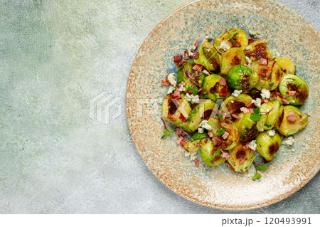 roasted brussels sprouts, with bacon, vegetarian food, homemade, no people, roasted brussels sprouts, with bacon, vegetarian food, homemade, no people, 120493991