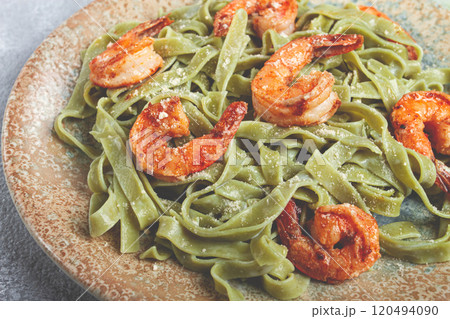 tagliatelle with spinach, in cream sauce, with shrimp, homemade, no people, tagliatelle with spinach, in cream sauce, with shrimp, homemade, no people, 120494090