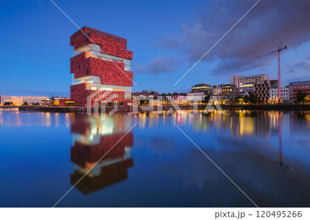 MAS museum, Antwerp, Belgium. Cityscape during sunset.  Reflection on the water surface. 120495266