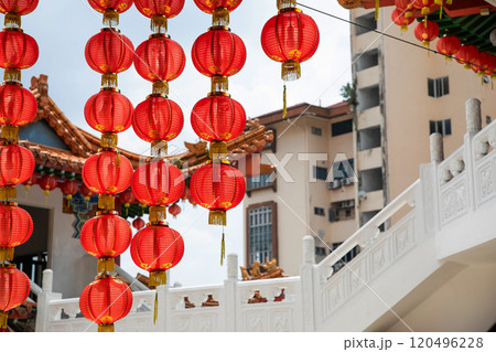 largest Buddhist temple Thean Hou in Kuala Lumpur, Malaysia 120496228