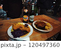 美味しいドイツ料理とビール 120497360