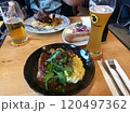 美味しいドイツ料理とビール 120497362