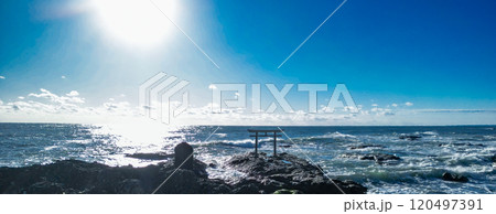 空撮「茨城県」海岸に佇む磯前神社の鳥居 大洗磯前神社 空撮「茨城県」海岸に佇む磯前神社の鳥居 大洗磯前神社 120497391