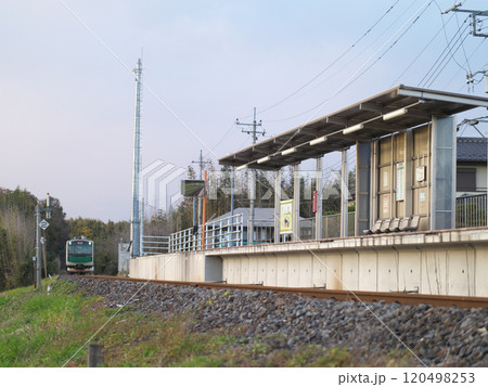 烏山線 小塙駅 ACCUM 11月の夕方 烏山線 小塙駅 ACCUM 11月の夕方 120498253