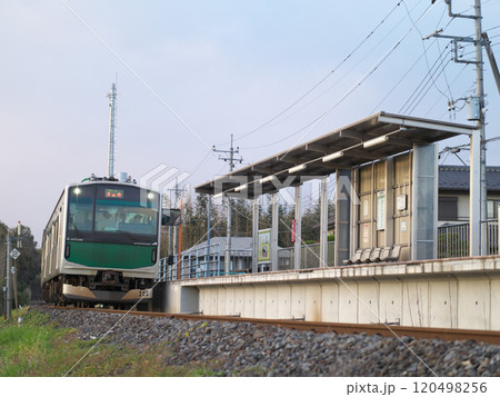 烏山線 小塙駅 ACCUM 11月の夕方 烏山線 小塙駅 ACCUM 11月の夕方 120498256
