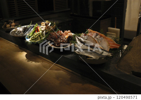 和食材の陳列 120498571