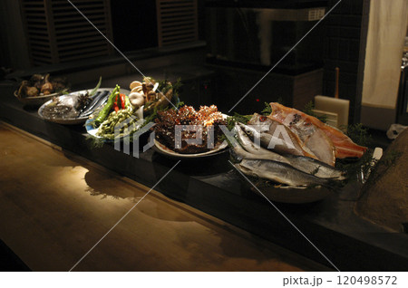 和食材の陳列 120498572