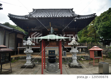 第79番札所 金華山 高照院 天皇寺(本堂) 【香川県坂出市西庄町】 第79番札所 金華山 高照院 天皇寺(本堂) 【香川県坂出市西庄町】 120500878