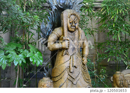 大阪福島了徳院境内の水掛不動さん-2 120501653