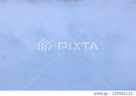 北海道・登別温泉の大湯沼 – 活火山と湯けむりの絶景 120502112