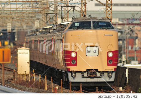武蔵野線　西浦和－北朝霞　JR東日本　183系　OM101編成（大宮）　回送 120505542