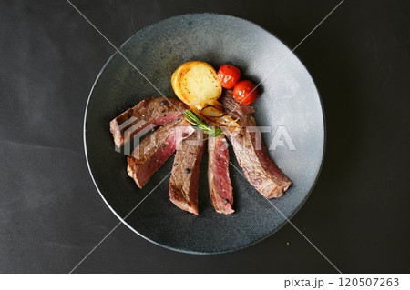 ロースステーキ　牛肉 120507263