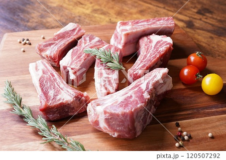 スペアリブ　骨付き 120507292