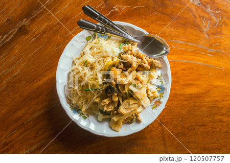 rice and curry street food in Thailand 120507757