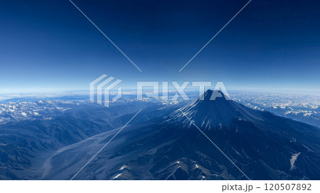 霧のような雲に包まれた富士山の幻想的な画像 霧のような雲に包まれた富士山の幻想的な画像 120507892