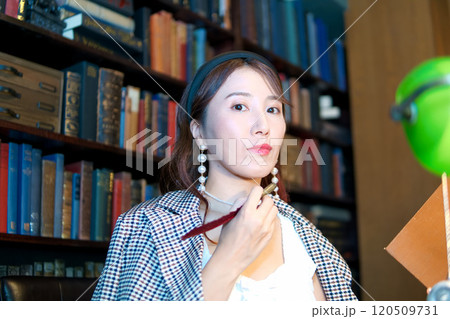 女弁護士 120509731