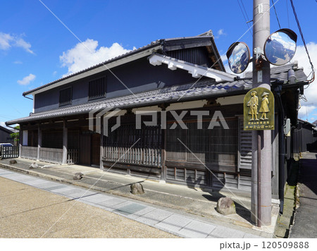 土山宿本陣跡 東海道土山宿の町並み(滋賀県甲賀市土山) 土山宿本陣跡 東海道土山宿の町並み(滋賀県甲賀市土山) 120509888