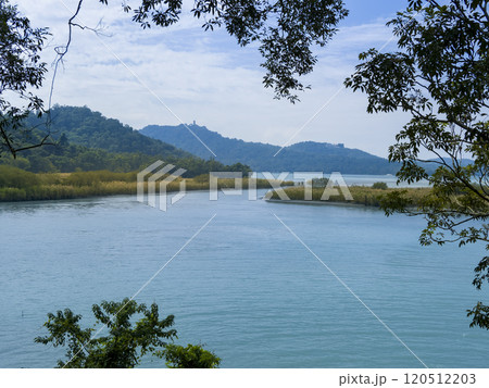 台湾・日月潭 秋の静かな水辺の風景 / Sun Moon Lake, Taiwan 台湾・日月潭 秋の静かな水辺の風景 / Sun Moon Lake, Taiwan 120512203